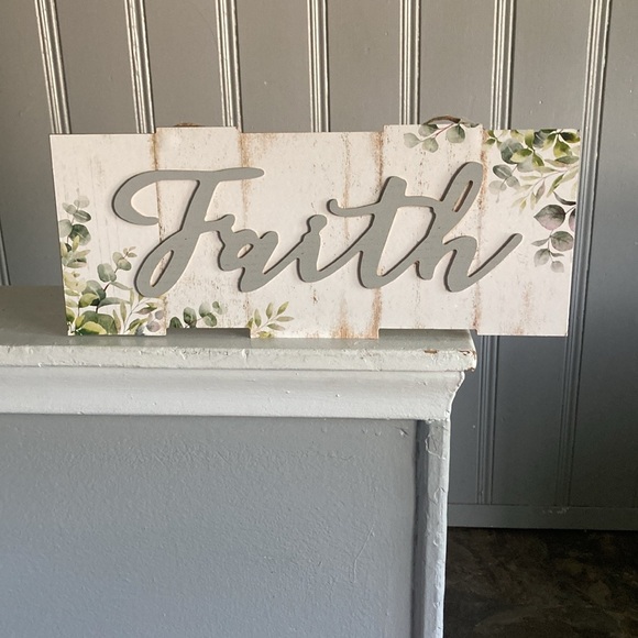 NWT- FAITH Floral Wooden Rustic Farmhouse Chic Hanging Fence Decoration Sign - Picture 3 of 17